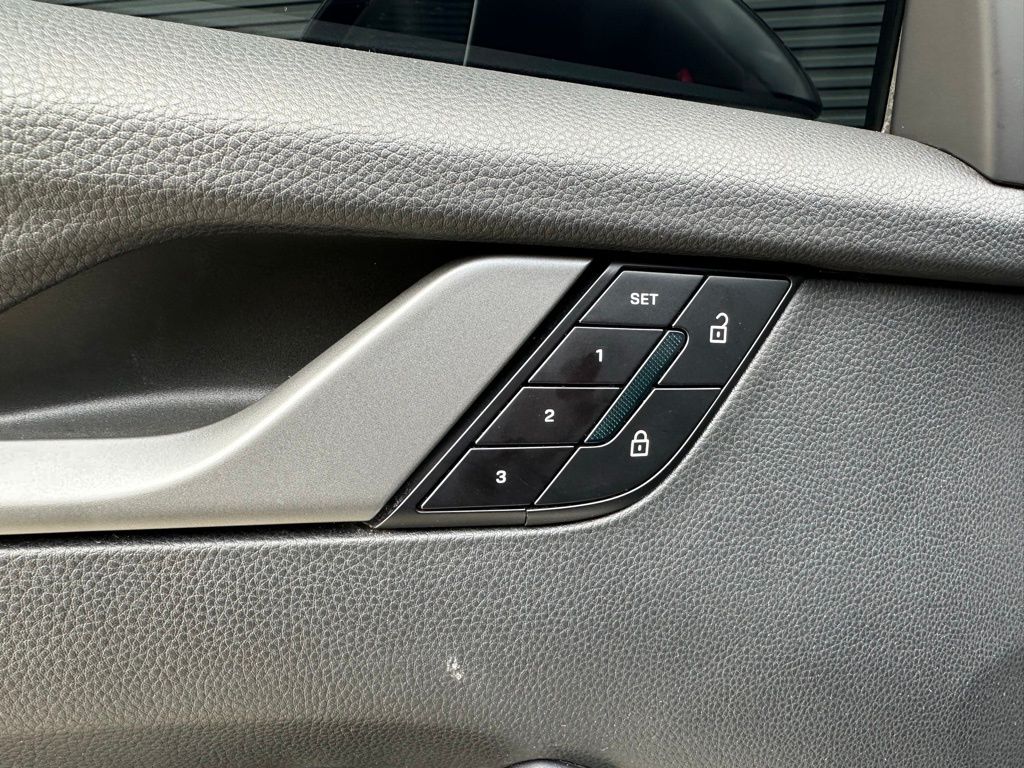 Thumbnail: 2025 Porsche 911 - 22