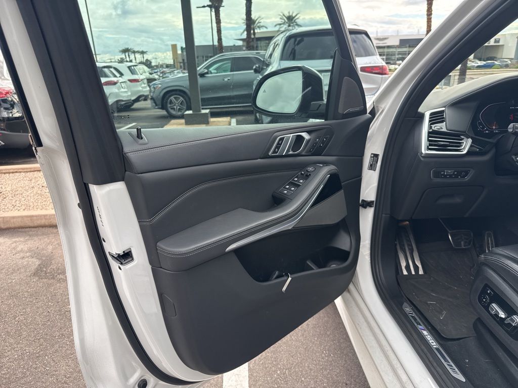 Thumbnail: 2022 BMW X5 - 10