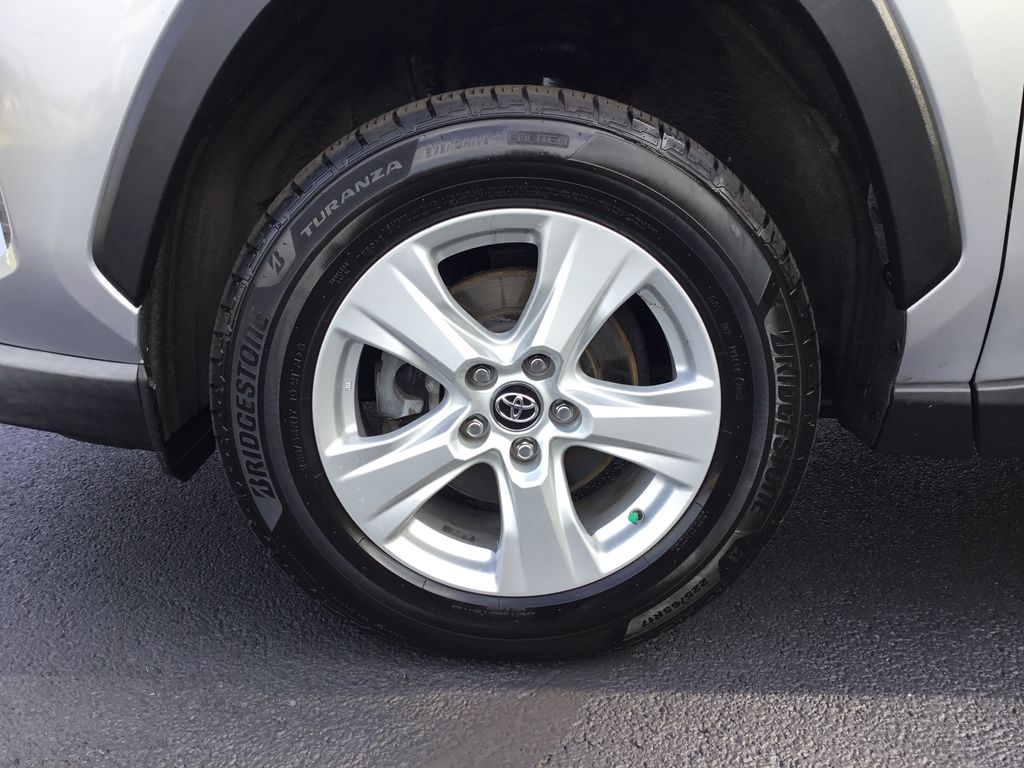 Thumbnail: 2021 Toyota RAV4 - 9