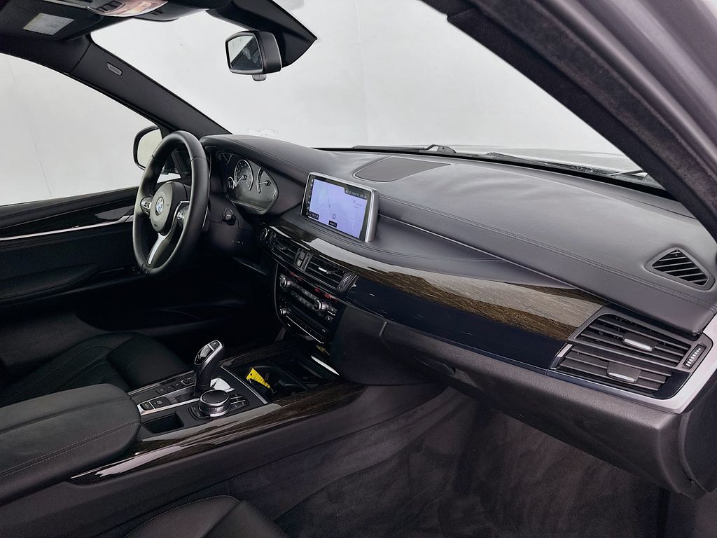 2018 BMW X5 xDrive50i 30