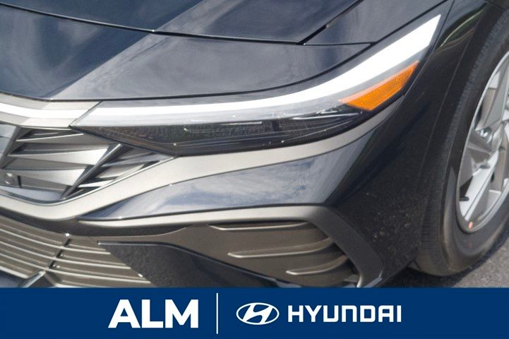 New 2026 Black Hyundai SE image 11