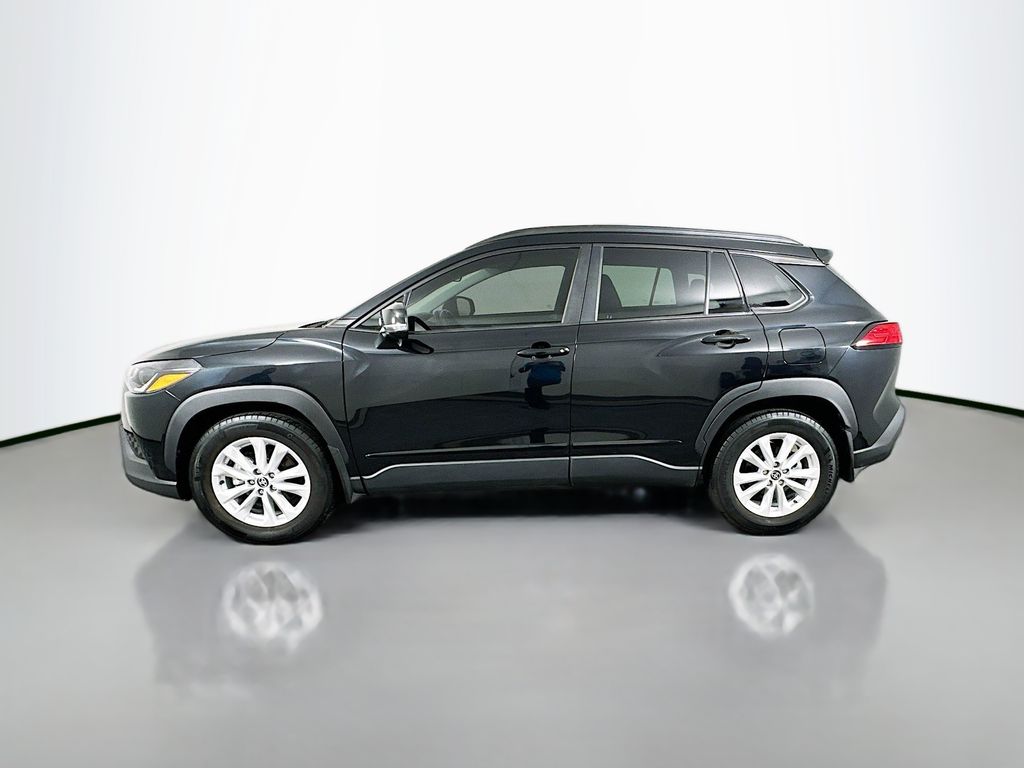 2023 Toyota Corolla Cross LE 8