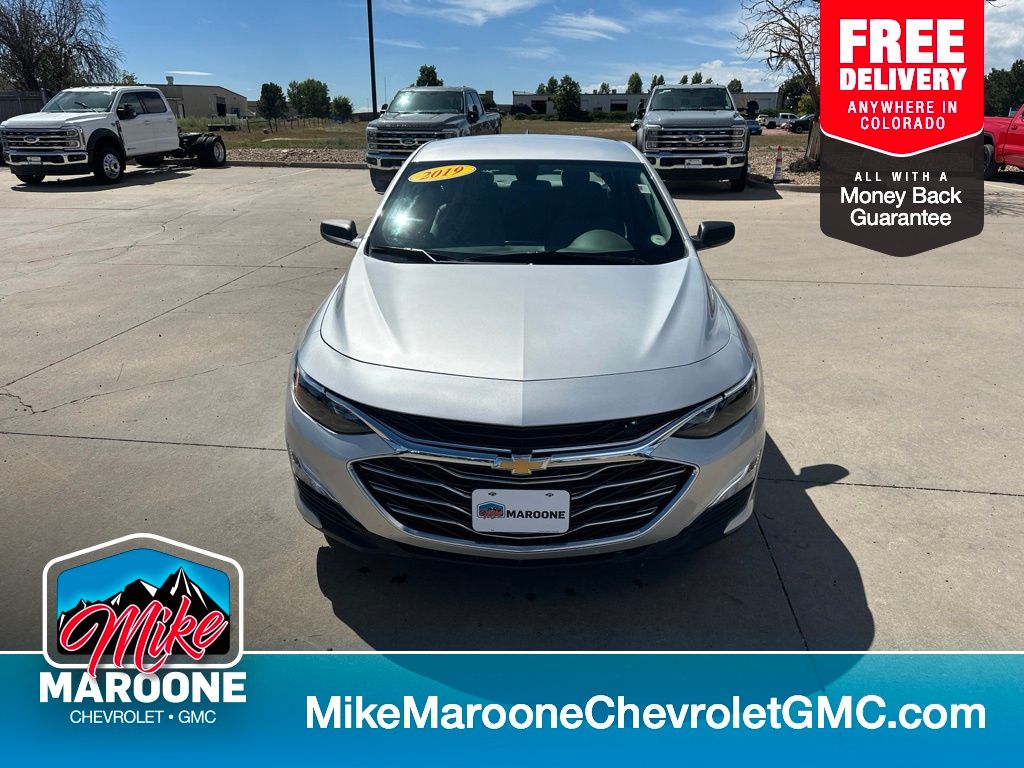 Silver Ice Metallic 2019 Chevrolet Malibu Sedan Front-Wheel Drive Continuously Variable Transmission