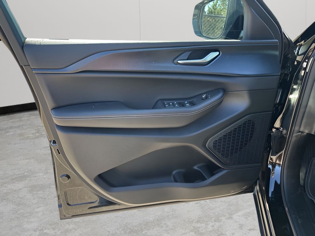 New Car 2025 Jeep Grand Cherokee L  For Sale Under $50,000 In Austin, Texas