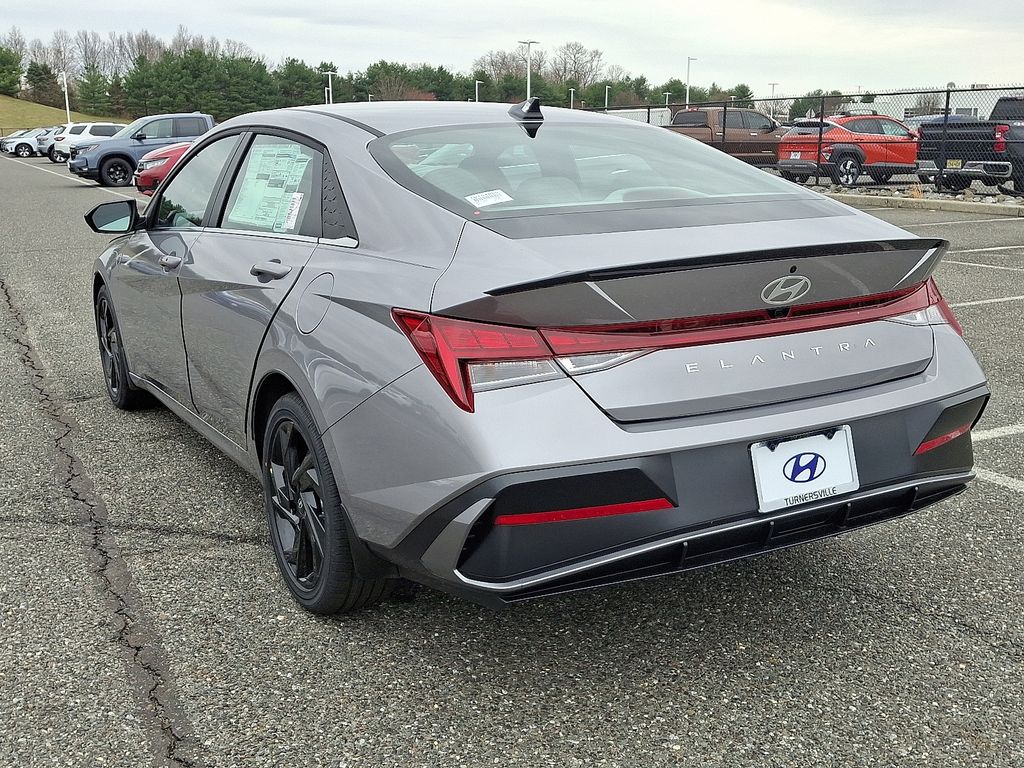 Thumbnail: 2026 Hyundai Elantra - 3