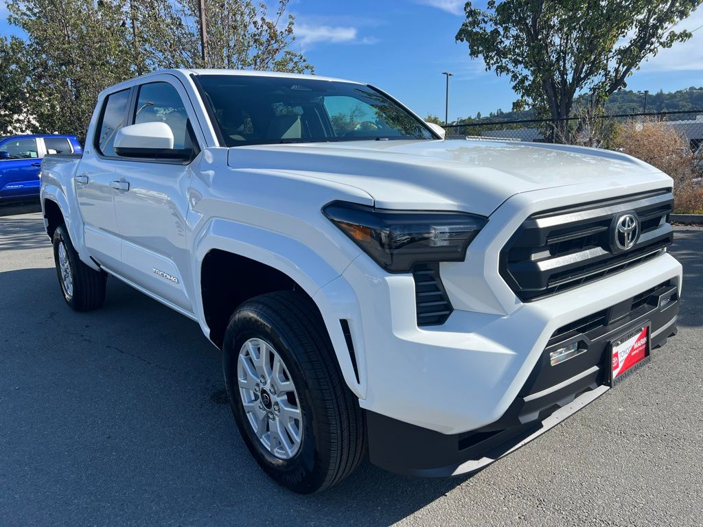 2025 Toyota Tacoma SR5 Double Cab photo 2