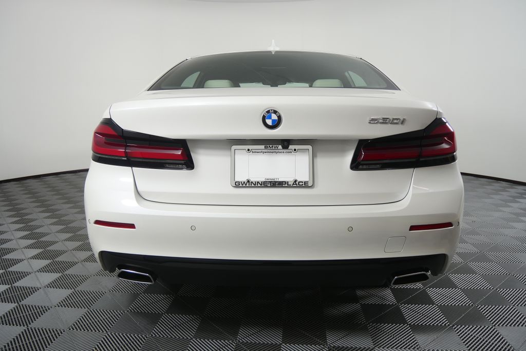 Thumbnail: 2023 BMW 5 Series - 4