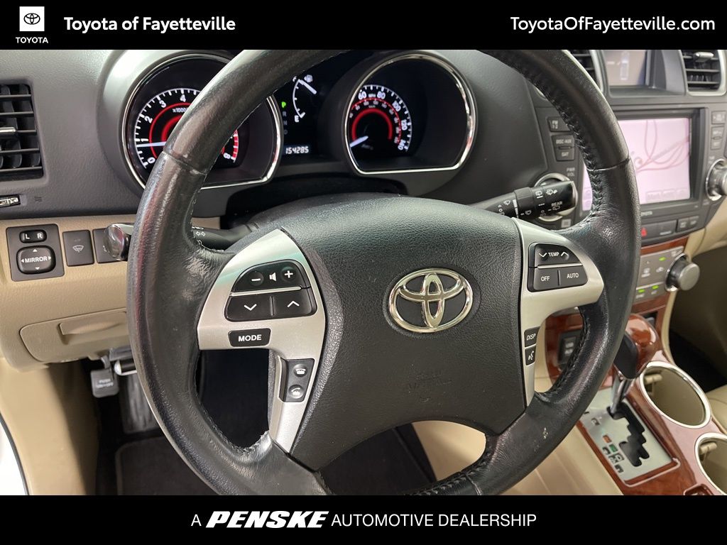 Thumbnail: 2012 Toyota Highlander - 31