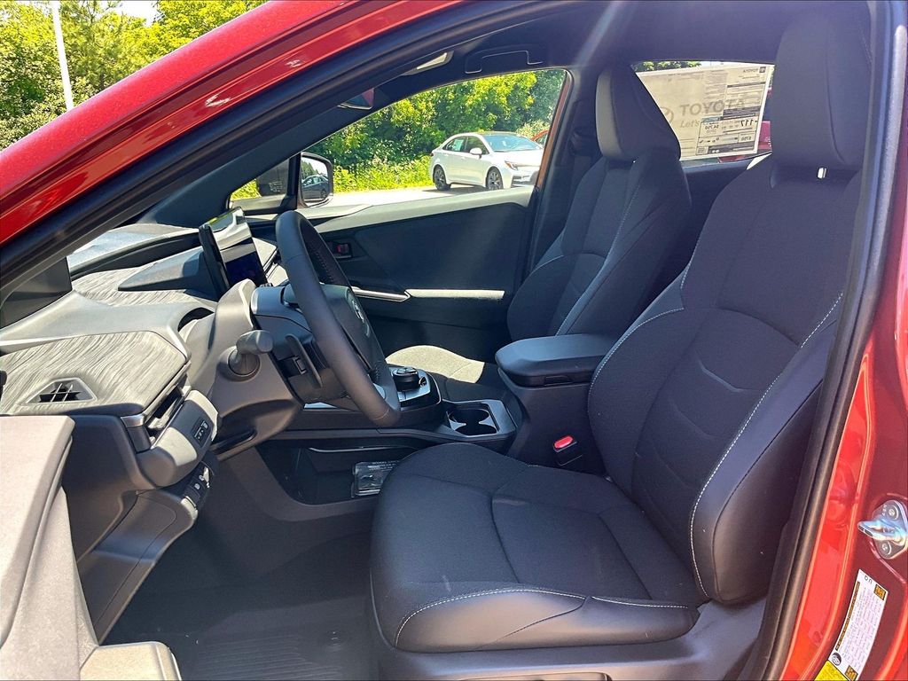 2026 Toyota C-HR — photo 11