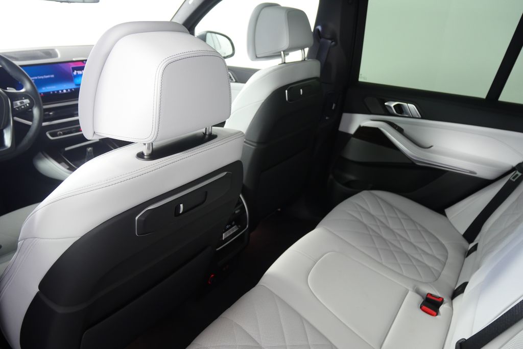 Thumbnail: 2025 BMW X5 - 16