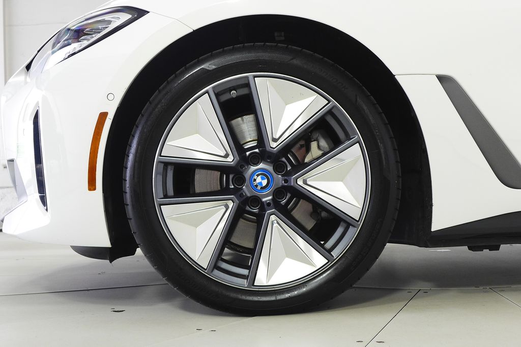 Thumbnail: 2023 BMW i4 - 5