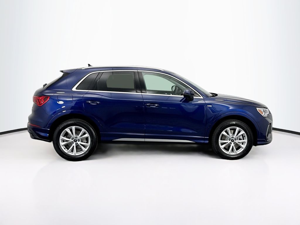 Thumbnail: 2025 Audi Q3 - 4