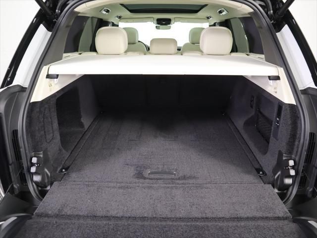 Thumbnail: 2025 Land Rover Range Rover - 29