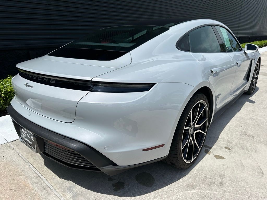 Thumbnail: 2024 Porsche Taycan - 10