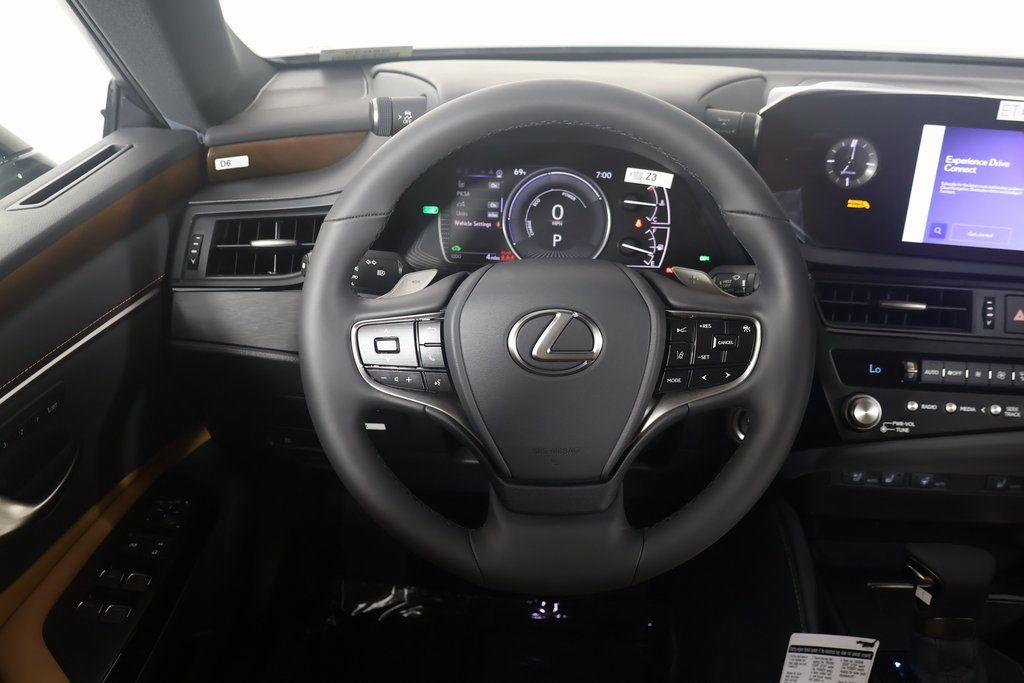 2025 Lexus ES Hybrid 300h Luxury 3