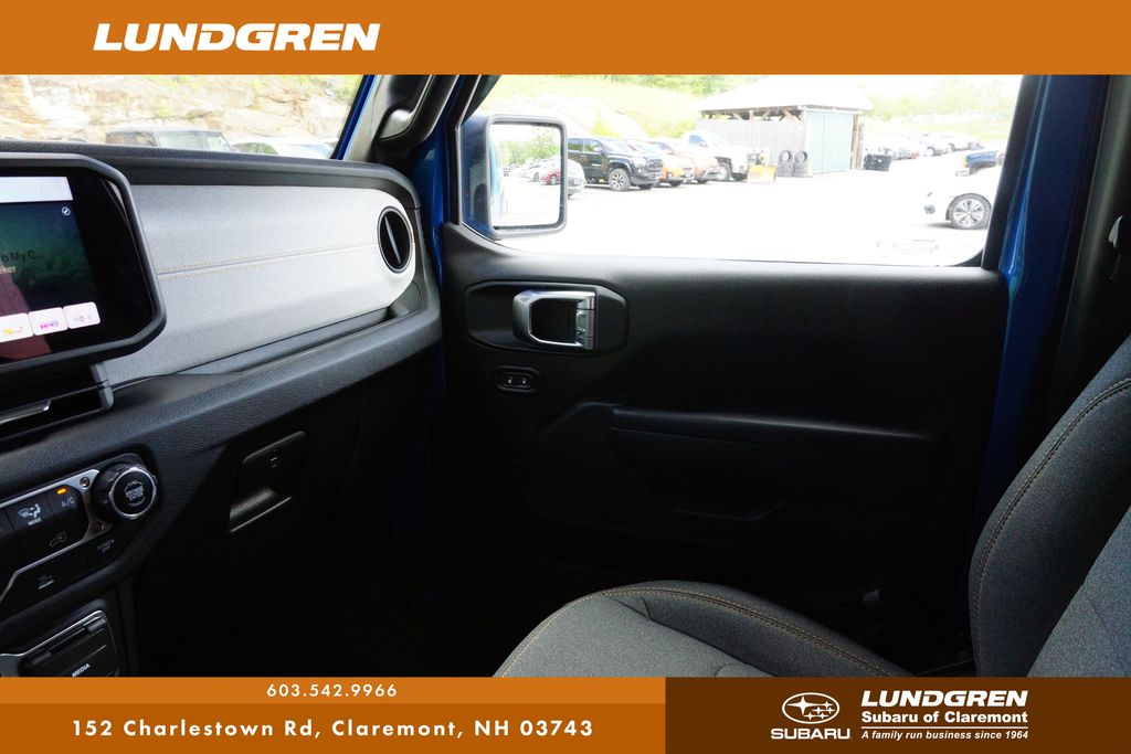 Used 2025 Jeep Wrangler SUV