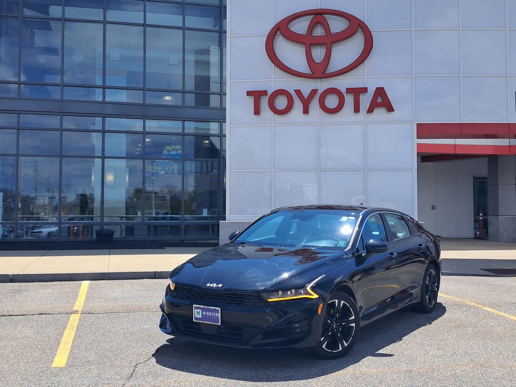 Ebony Black 2023 Kia K5 Sedan Front-Wheel Drive 8-Speed Automatic