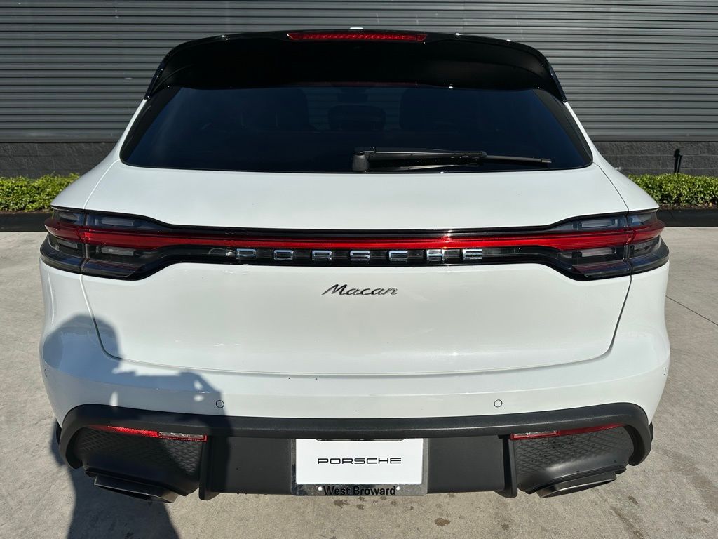 Thumbnail: 2023 Porsche Macan - 12
