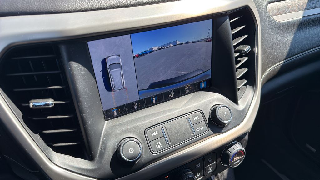2022 GMC Acadia