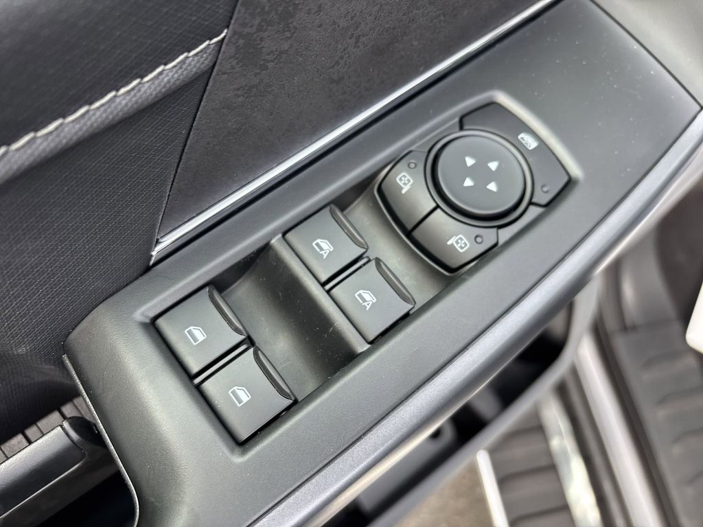New 2026 Carbonized Gray Metallic Ford XLT image 15