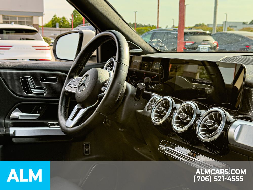 Used 2022 Polar White Mercedes-Benz GLB 250 image 17