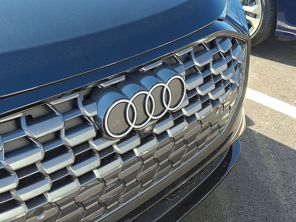 Thumbnail: 2025 Audi Q5 - 4