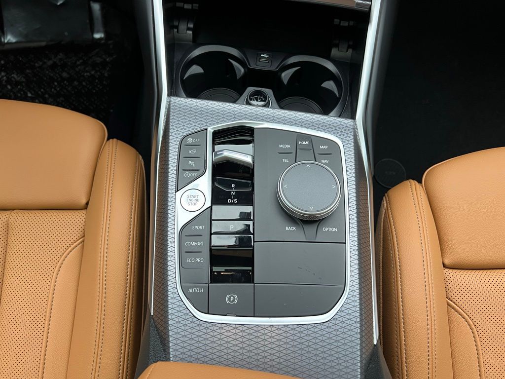 Thumbnail: 2026 BMW 3 Series - 12