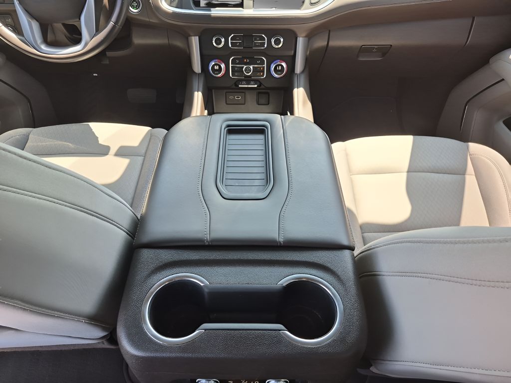 Used 2022 White GMC SLE image 22