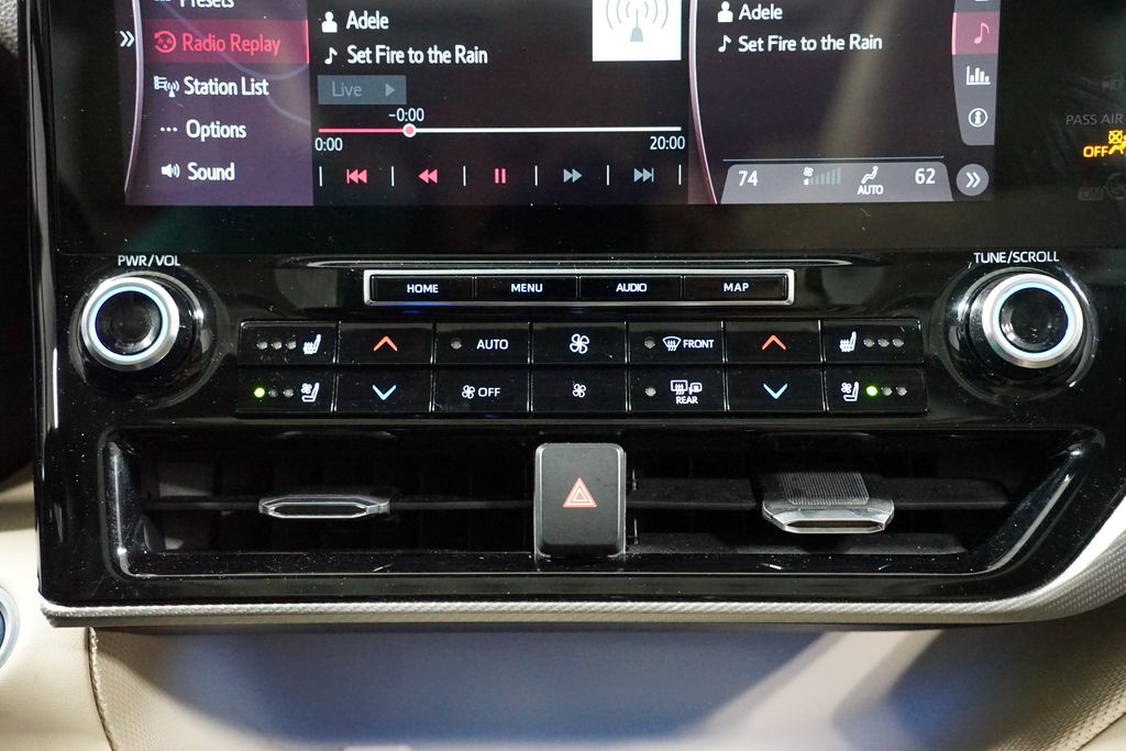 Thumbnail: 2020 Toyota Highlander - 21