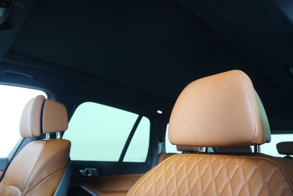 Thumbnail: 2026 BMW X5 - 11