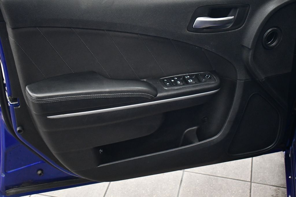 Thumbnail: 2019 Dodge Charger - 16