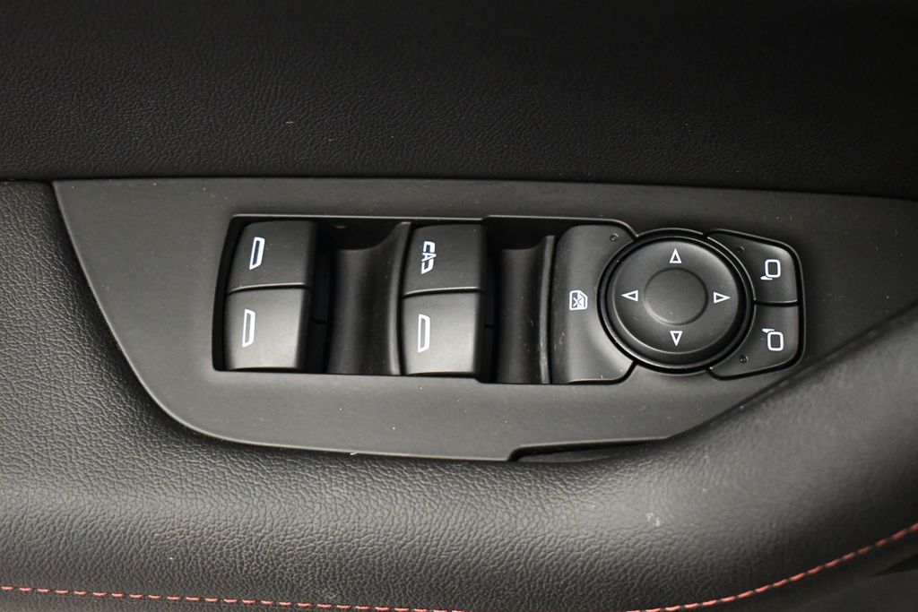 Thumbnail: 2019 Chevrolet Blazer - 17