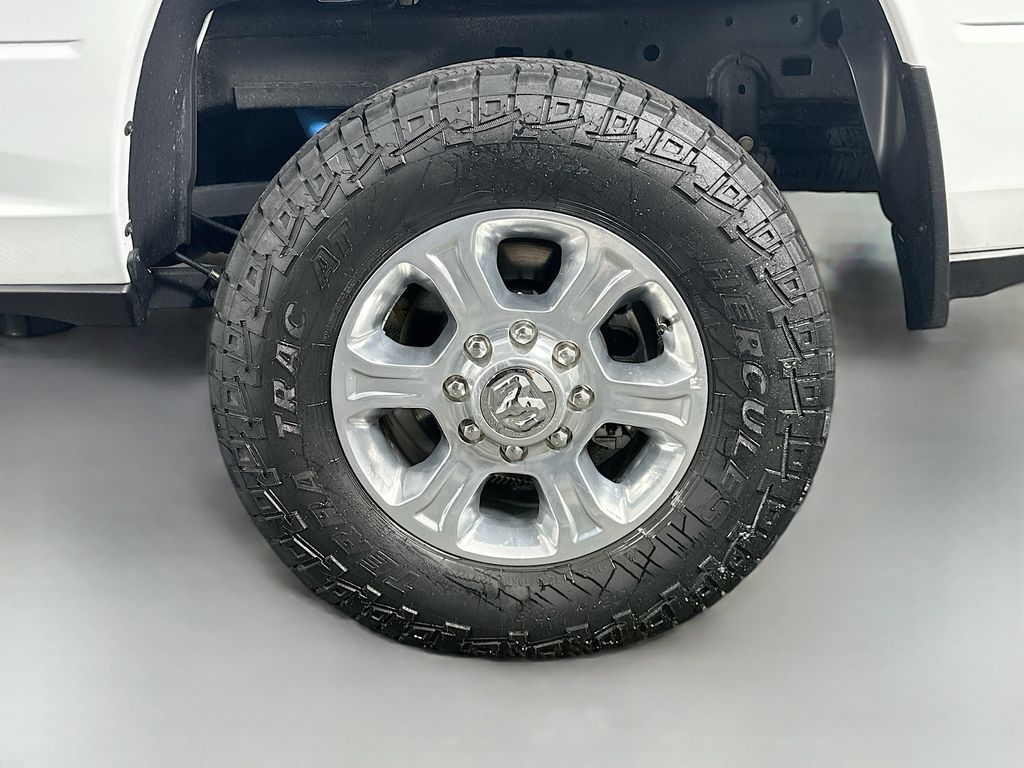 Used 2023 White Ram Big Horn image 34