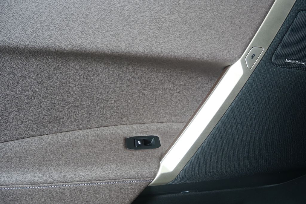 Thumbnail: 2026 BMW iX - 14