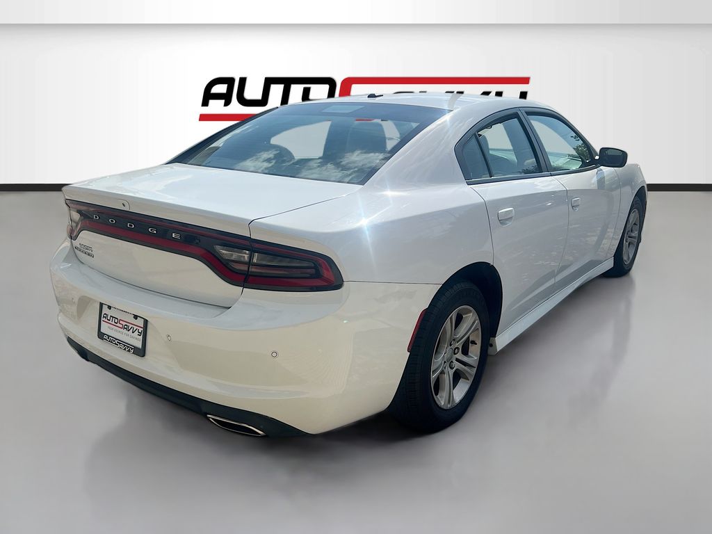Used 2021 White Dodge SXT image 7