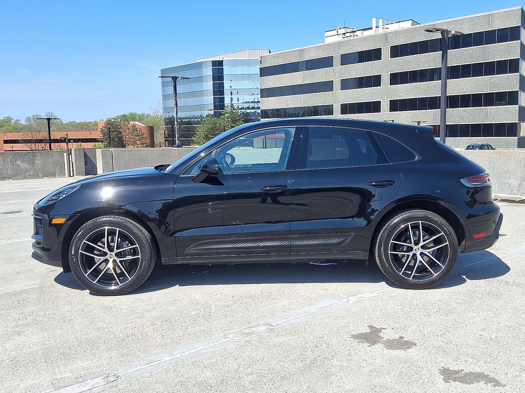 Thumbnail: 2023 Porsche Macan - 2