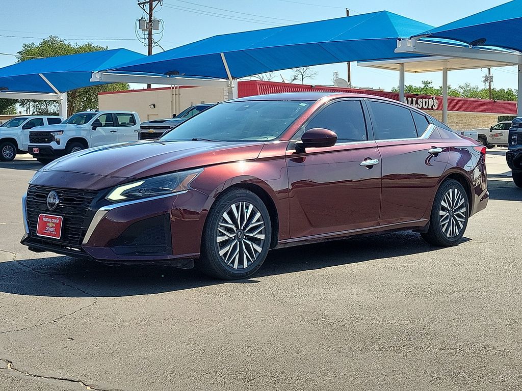 2023 Nissan Altima 2.5 SV FWD