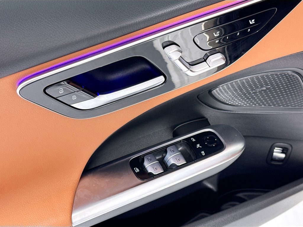 Thumbnail: 2025 Mercedes-Benz C-Class - 23