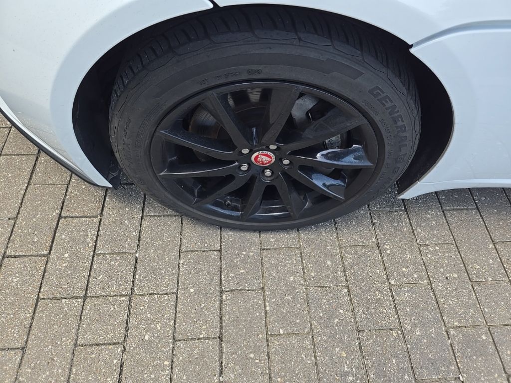 Used 2019 White Jaguar P340 image 10