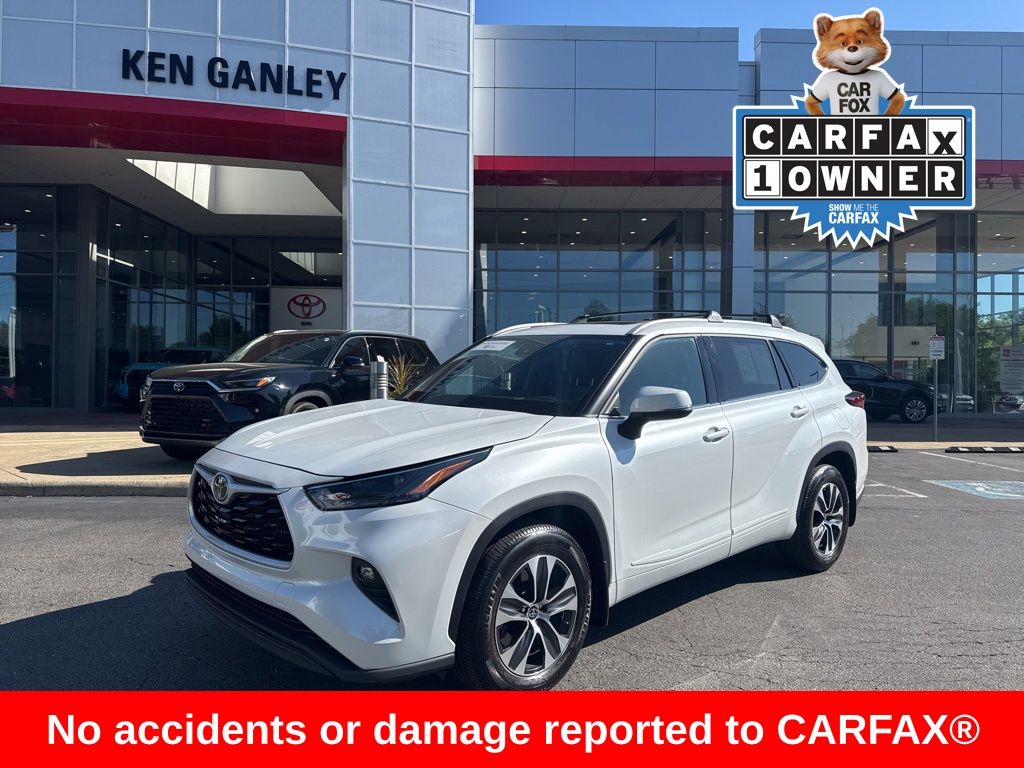 White (Wind Chill Pearl) 2022 Toyota Highlander XLE AWD SUV / Crossover All-Wheel Drive 8-Speed Automatic