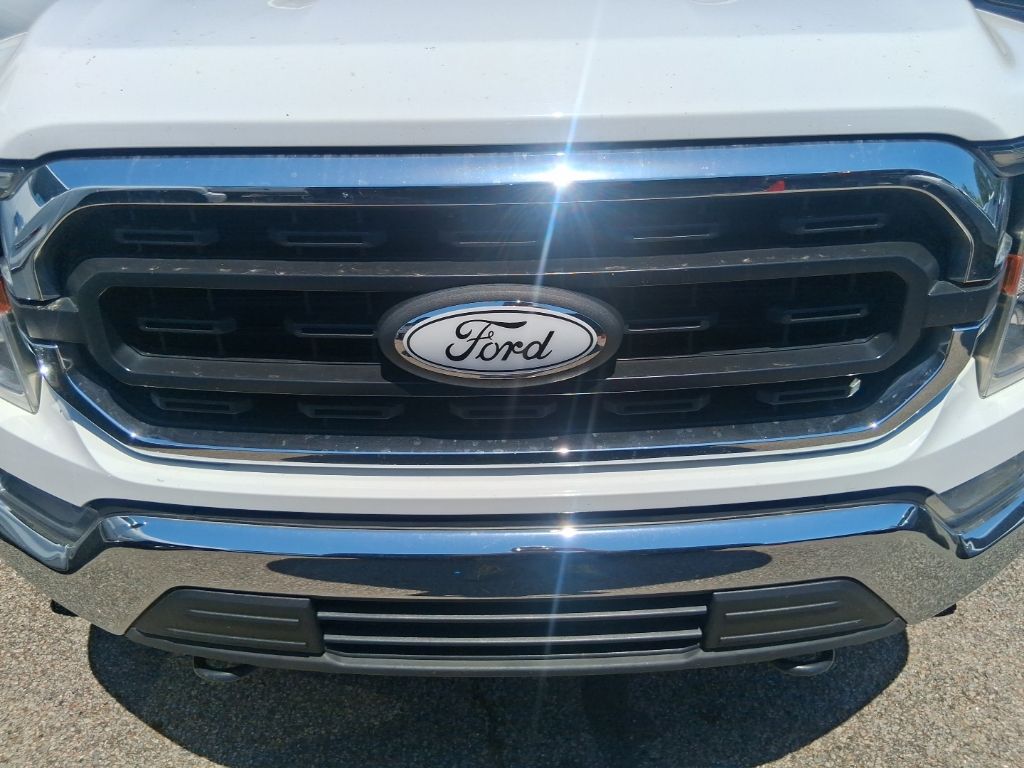 Used 2021 White Ford XLT image 3
