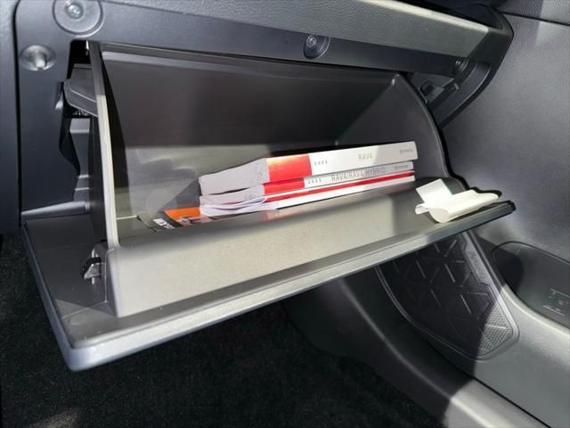 Thumbnail: 2025 Toyota RAV4 - 28