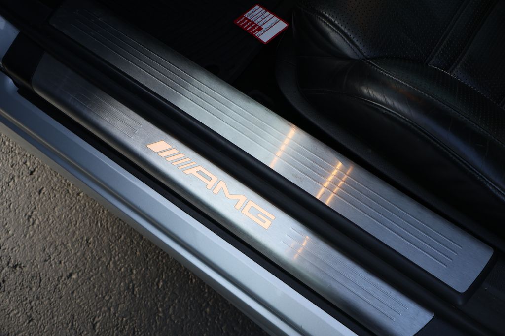 Thumbnail: 2013 Mercedes-Benz SL-Class - 16