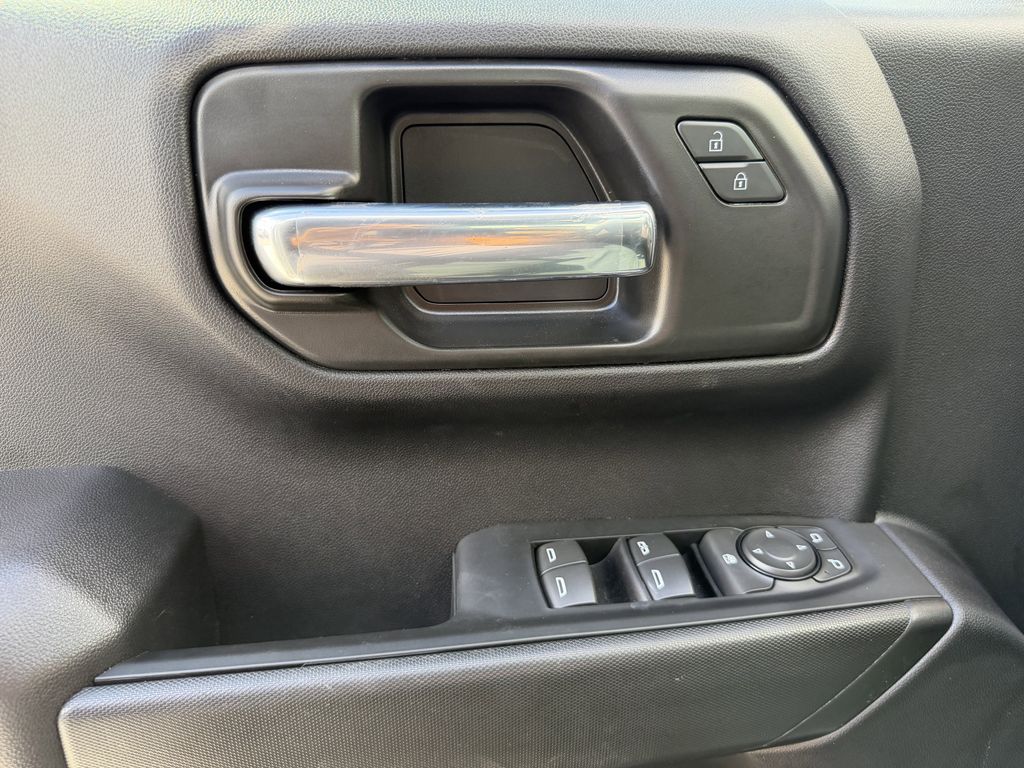 new 2025 GMC Sierra 1500 car, priced at $40,097