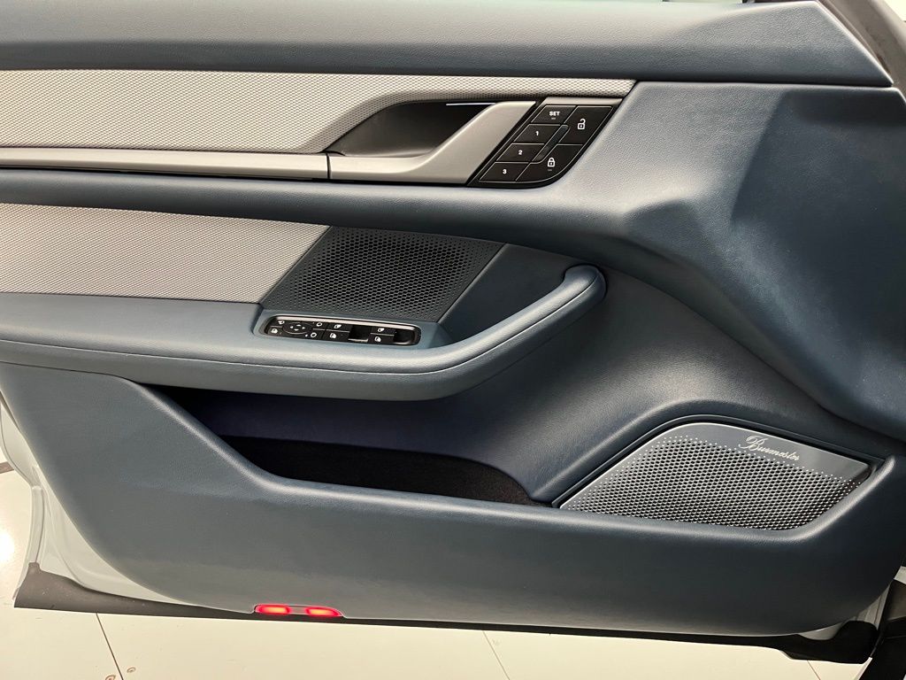 Thumbnail: 2022 Porsche Taycan - 20