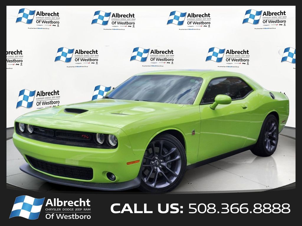 Green (Sublime Metallic Clearcoat) 2023 Dodge Challenger Coupe Rear-Wheel Drive 8-Speed Automatic