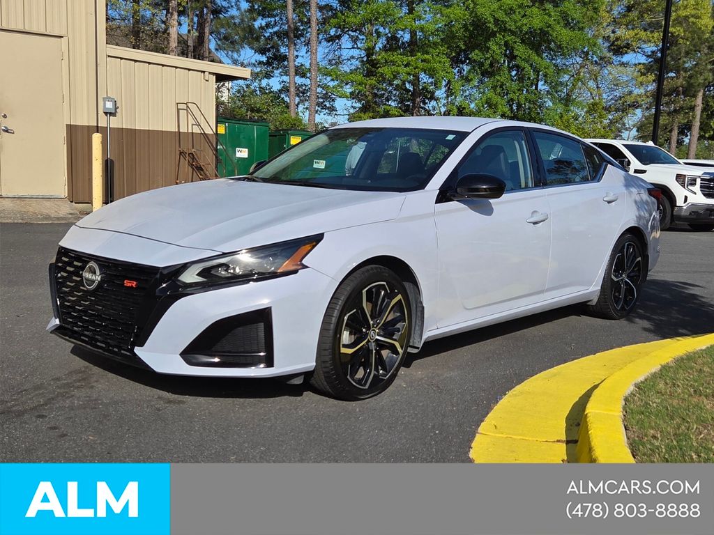 Gray Sky Pearl 2025 Nissan Altima 2.5 SR FWD Sedan Front-Wheel Drive Continuously Variable Transmission