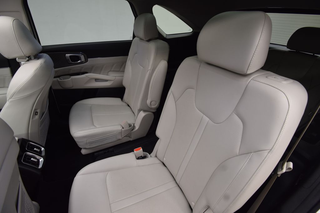 used 2023 Kia Sorento car, priced at $28,500