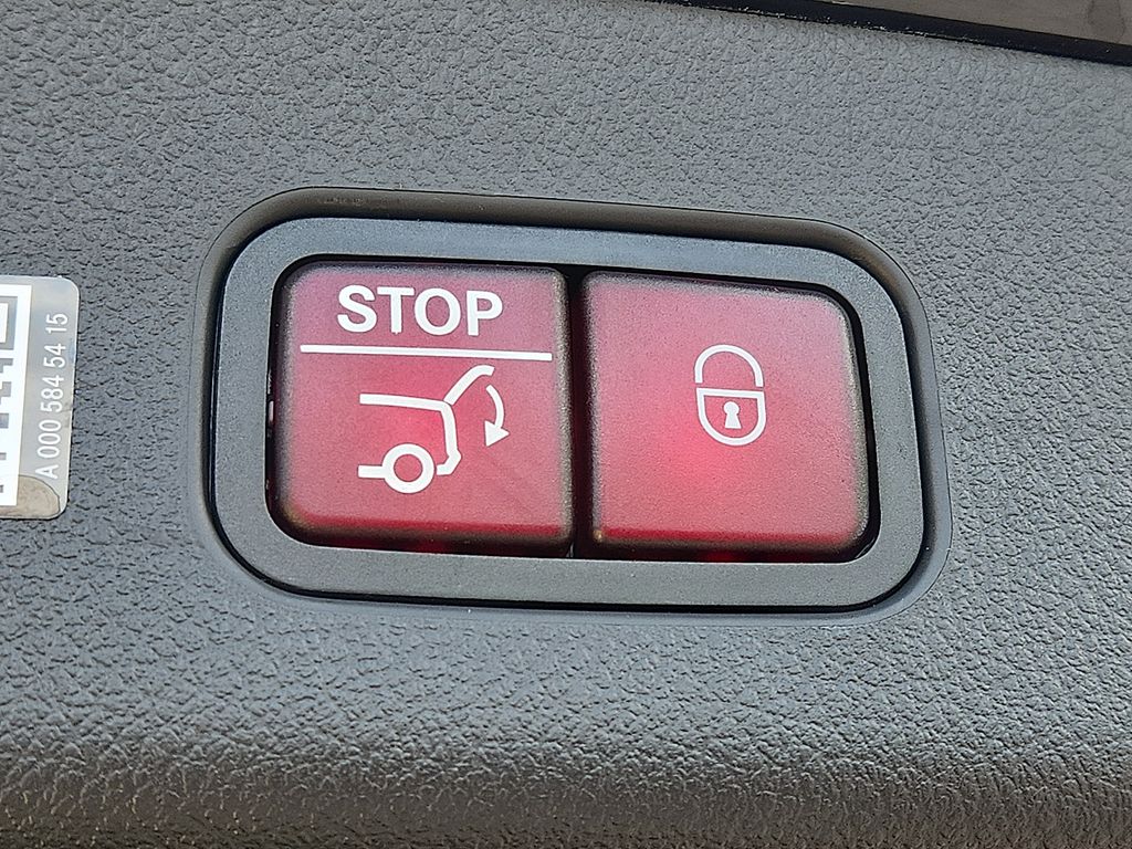 Thumbnail: 2026 Mercedes-Benz GLC - 29