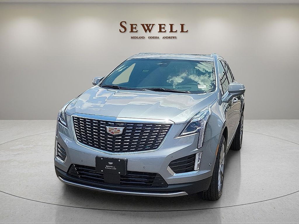Argent Silver Metallic 2026 Cadillac XT5 SUV / Crossover Front-Wheel Drive 9-Speed Automatic